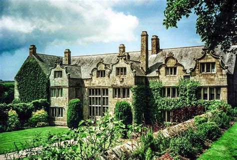 Lives Unique! - Trerice Manor, Newquay, Cornwall