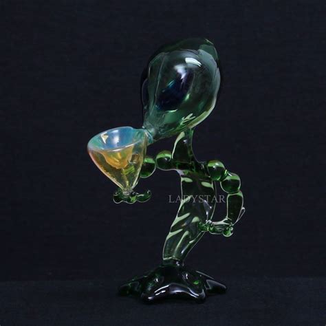 2017 Glass Bong Smoking Bong Green Mini Alien Shape Attractive Bowl Mens Smoking Pipes 18cm ...