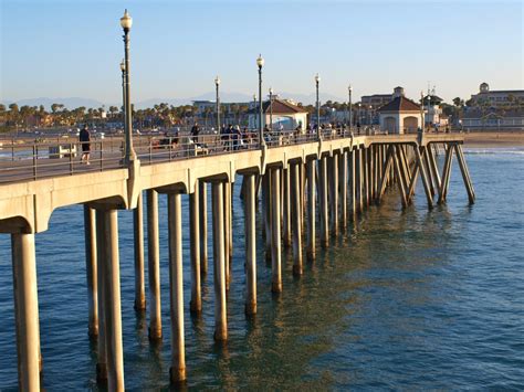 Huntington Beach Pier - Pier Fishing in California