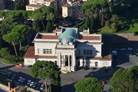 Vatican City Train Station - modlar.com