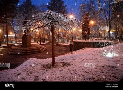 city park in winter Stock Photo - Alamy