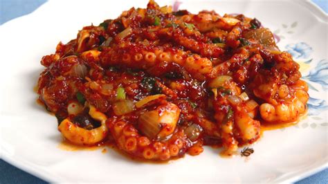 Spicy stir-fried octopus (Nakji-bokkeum) | Octopus recipes, Maangchi ...