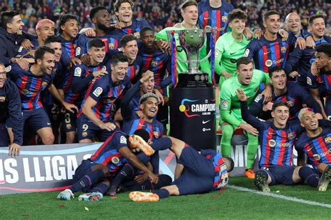 PHOTO GALLERY: Barcelona players celebrate Spain La Liga 2023 trophy ...