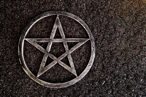 20 Magical Pagan and Wiccan Symbols