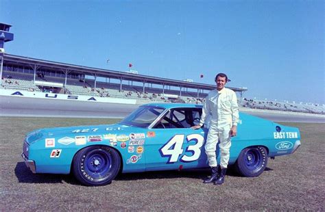 Richard Petty poses with his No. 43 car at Daytona | Ford racing, Racing, Richard petty