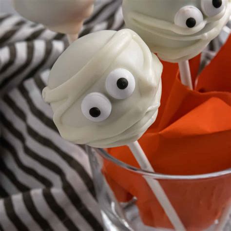 The Easiest Halloween Cake Pops | Lemons & Zest