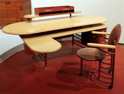 File:Frank lloyd wright per metal office furniture company (oggi steelcase inc.), scrivania e ...