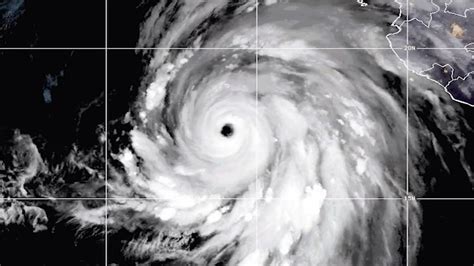 Satellites watch Hurricane Hilary swirl above the Pacific (video) | Space