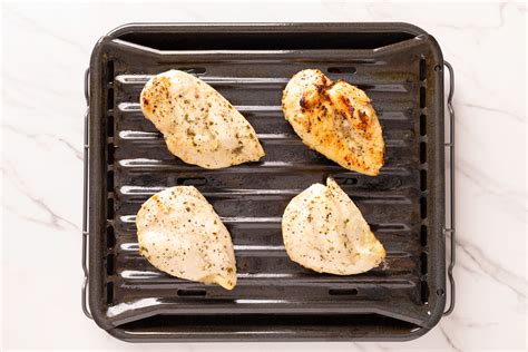 How to Broil Chicken to Juicy Perfection in 3 Easy Steps