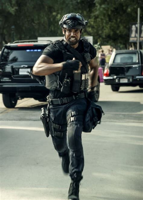 Hondo on the Run - S.W.A.T. Season 4 Episode 4 - TV Fanatic