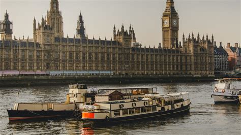 Thames River Cruises in London - Hellotickets