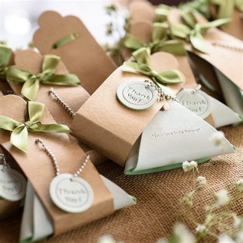 10 Wedding Thank You Gifts Your Guests Will Want to Keep Forever