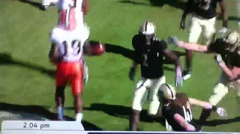 Chest bump fail. Purdue vs Illinois - YouTube