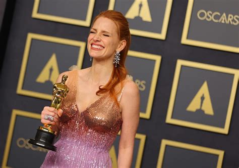 Jessica Chastain uses passionate Oscars speech to rally for LGBT+ lives