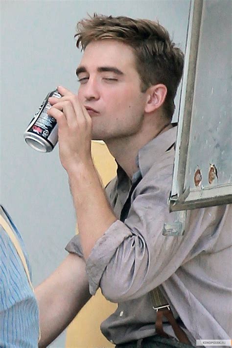 Water for Elephants - Robert Pattinson Photo (19940707) - Fanpop