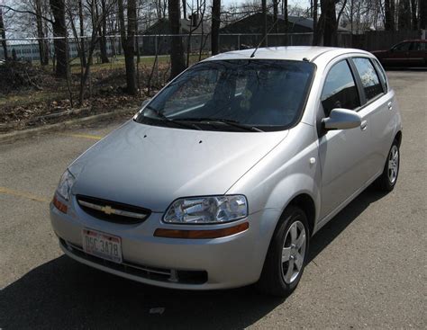 Chevrolet Aveo Photos and Specs. Photo: Chevrolet Aveo Specifications ...