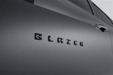 GM Accessories 85040080 - Blazer Emblem Package in Black [2019+ Blazer]