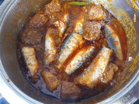 Durban Lucky Star Tinned Fish Curry | Recipe | Fish curry, Fish curry ...