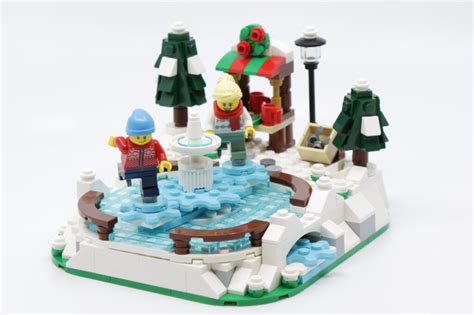 Review: LEGO 40416 Ice Skating Rink (Christmas 2020 Promo Set) - Jay's ...