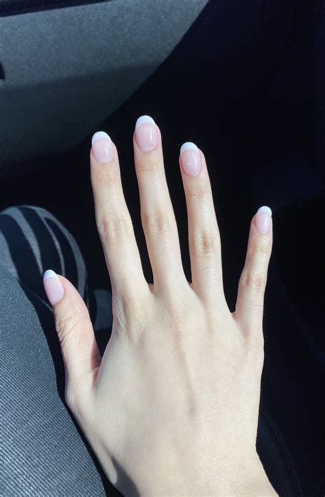 Round french tip nails – Artofit