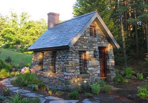 Outstanding 85+ Beautiful Stone House Design Ideas on A Budget http://decorathing.com ...