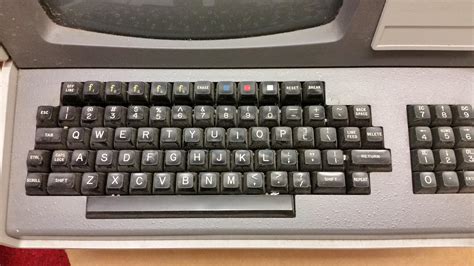 [vintage] Heath H19 terminal, a mean mech keyboard. A bit dusty. Is ...