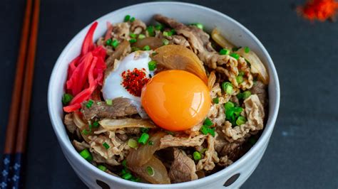 [Homemade] Japanese Gyudon - Simmered Beef & Onions on Rice : r/recipes