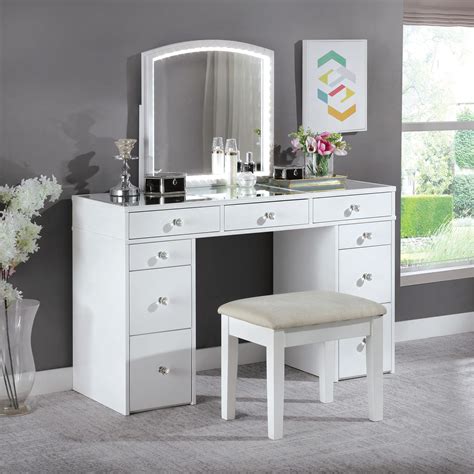 11 Sample Vanity Sets For Small Space | Home decorating Ideas