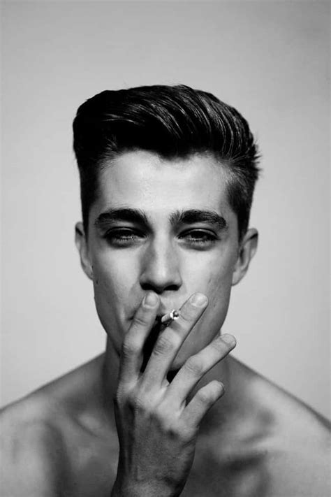 Sexy Photos of Ray Liotta When He Was Young