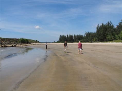 THE BEST BEACHES in Brunei - The Travel Hacking Life