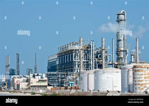 Industrial city of jubail hi-res stock photography and images - Alamy