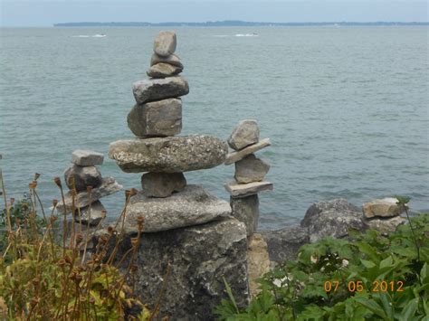 rock sculpture | Rock sculpture, Sculpture, Garden stones