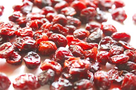 How to make cranberry sauce from dried cranberries - Delighted Baking