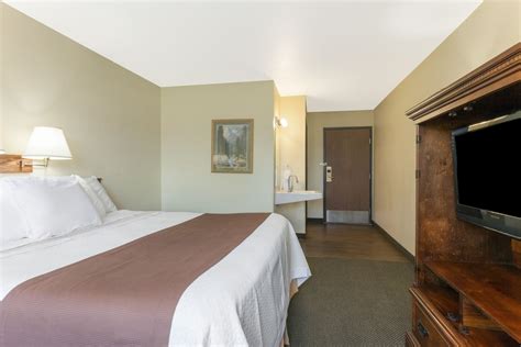 Days Inn by Wyndham Missoula Airport | Missoula, MT Hotels