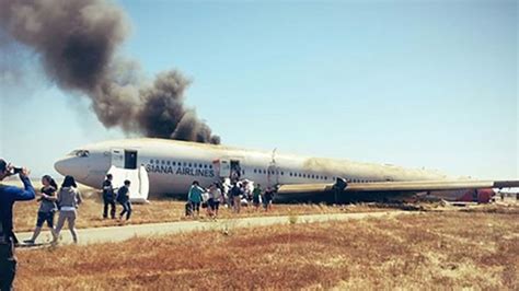 Plane Crash in San Francisco (23 pics)