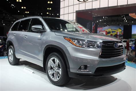 2013 LA Auto Show Live - 2014 Toyota Highlander Hybrid