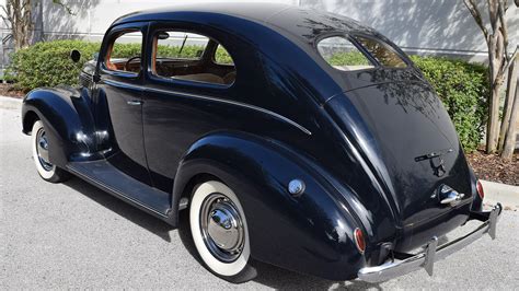 1938 Ford Deluxe Slantback Sedan | J121 | Kissimmee 2017