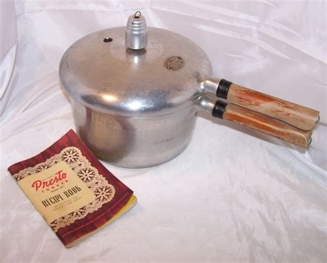 Presto 4 Qt Pressure Cooker w Instruction Recipe Book 1947