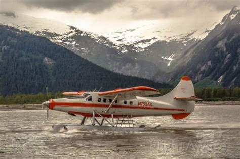 De Havilland Otter landing at Taku Lodge in Alaska, May 2016. Bush ...