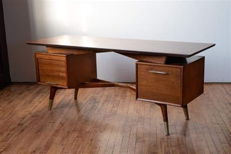 Mid-Century Modern Desks To Turn Writers Into Bestsellers - RoomsSolutions