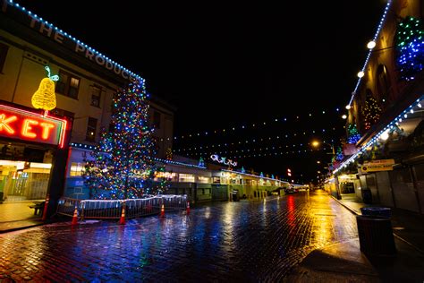 Photos: Seattle landmarks at Christmas | Seattle Refined