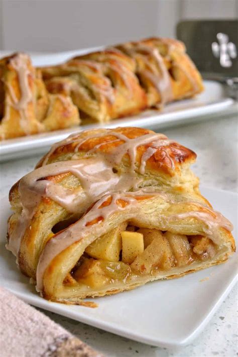 Apple Strudel (Made Easy with Ready Made Puff Pastry)