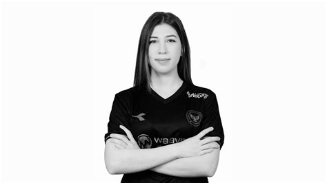 Valorant Honors Gizem "Luie" Harmankaya with New Player Card - Sportslumo