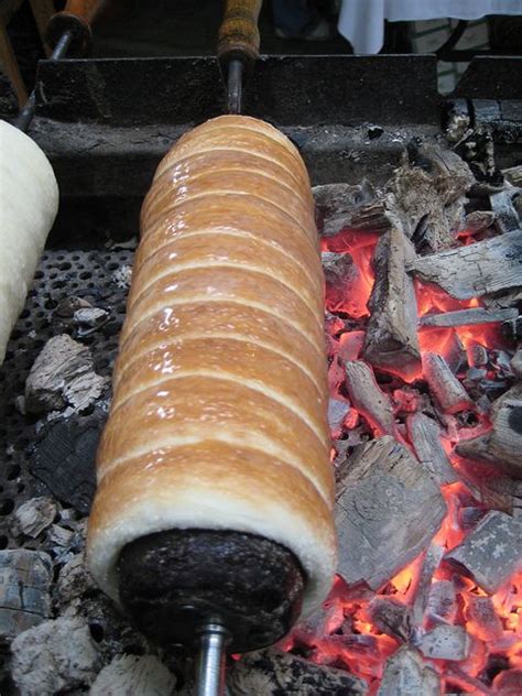 Kürtőskalács!!!!!!!!! Hungarian Food, Hungarian Recipes, Kurtos Kalacs, Chimney Cake, Bakery ...