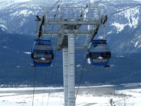 Ski lifts Revelstoke Mountain Resort - cable cars Revelstoke Mountain ...