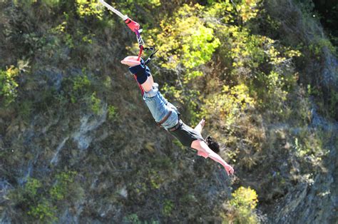 5 Best Places for Bungee Jumping in the World - Tripoto