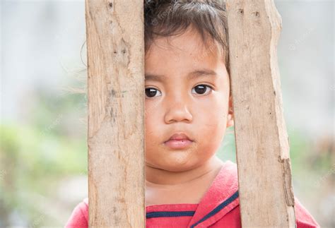 Premium Photo | Cambodian children in the slums at poipet cambodia.