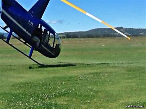 Attempt to close open door led to fatal R44 crash