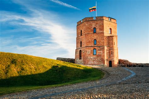 Gediminas Castle Tower - Vilnius - Arrivalguides.com