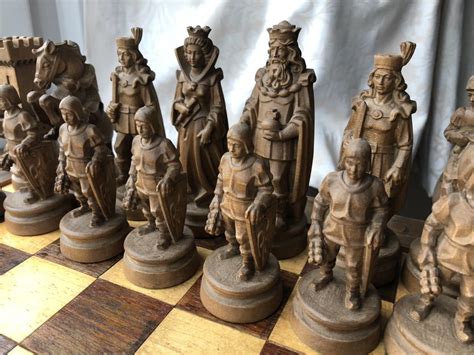 “Knight’s Wood Carved” Chess Set – Chess Collecting